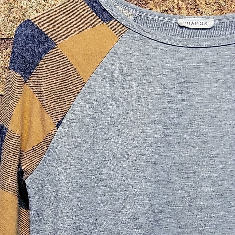 Viamor Plaid Long Sleeve Tee Size Small - Picture 5 of 13